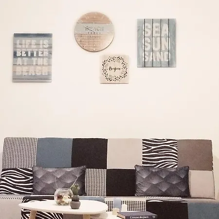 Lovely & Stylish - Port De France *